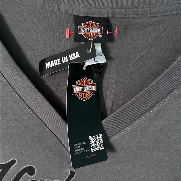 Harley-Davidson Charcoal V-Neck Tee NWT - Picture 2 of 5